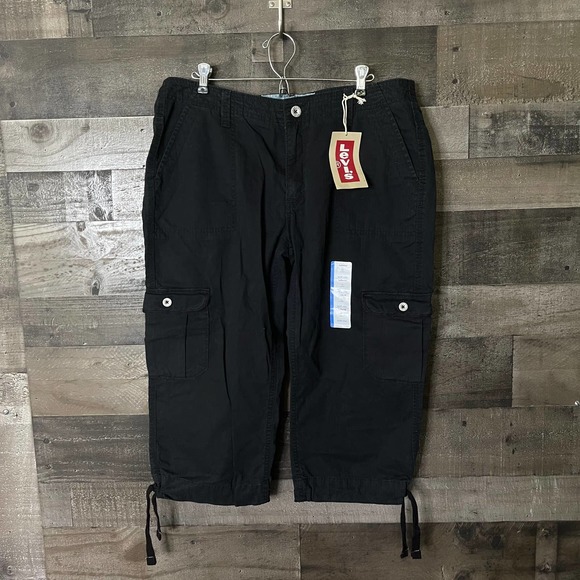 SOLD Levi's Womens Mid Rise Capri 12 - Picture 1 of 2
